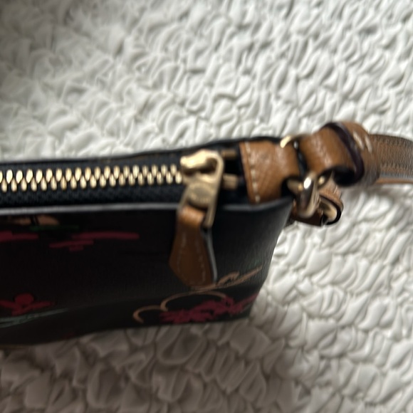 COACH Clutch - Picture 4 of 6